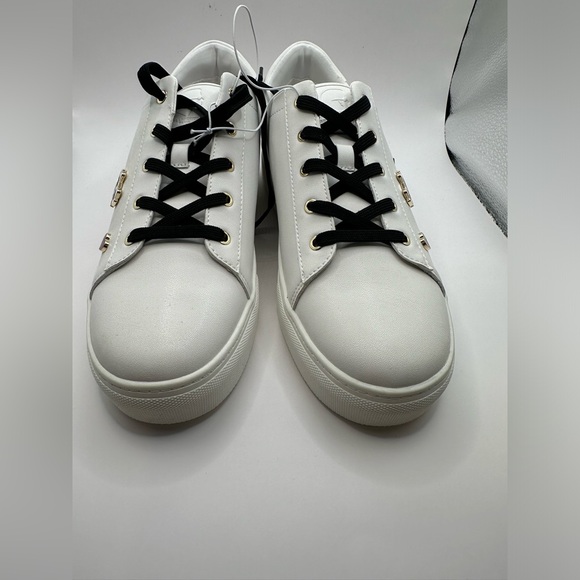 New!Karl Lagerfeld Paris Womens Cate Pins Cute Logo Charm White Sneakers Size 11 - Picture 4 of 10